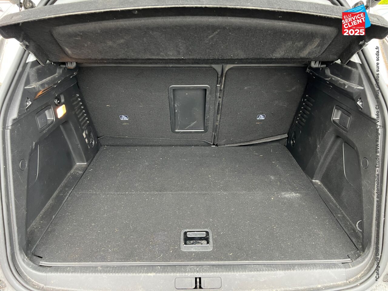 Véhicule d'occasion PEUGEOT 3008 HYBRID 225CH ALLURE BUSINESS E-EAT8 10CV chez Renault Saint-Louis
