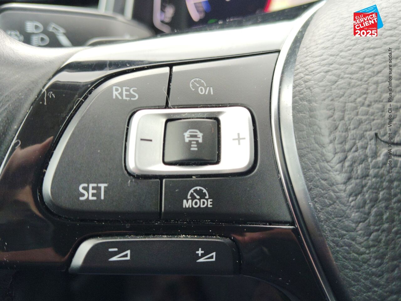 Véhicule d'occasion VOLKSWAGEN T-ROC 2.0 TSI 190CH CARAT EXCLUSIVE 4MOTION DSG7 TOUVRANT SIEGES CHAUF CAMERA chez Hyundai Mulhouse
