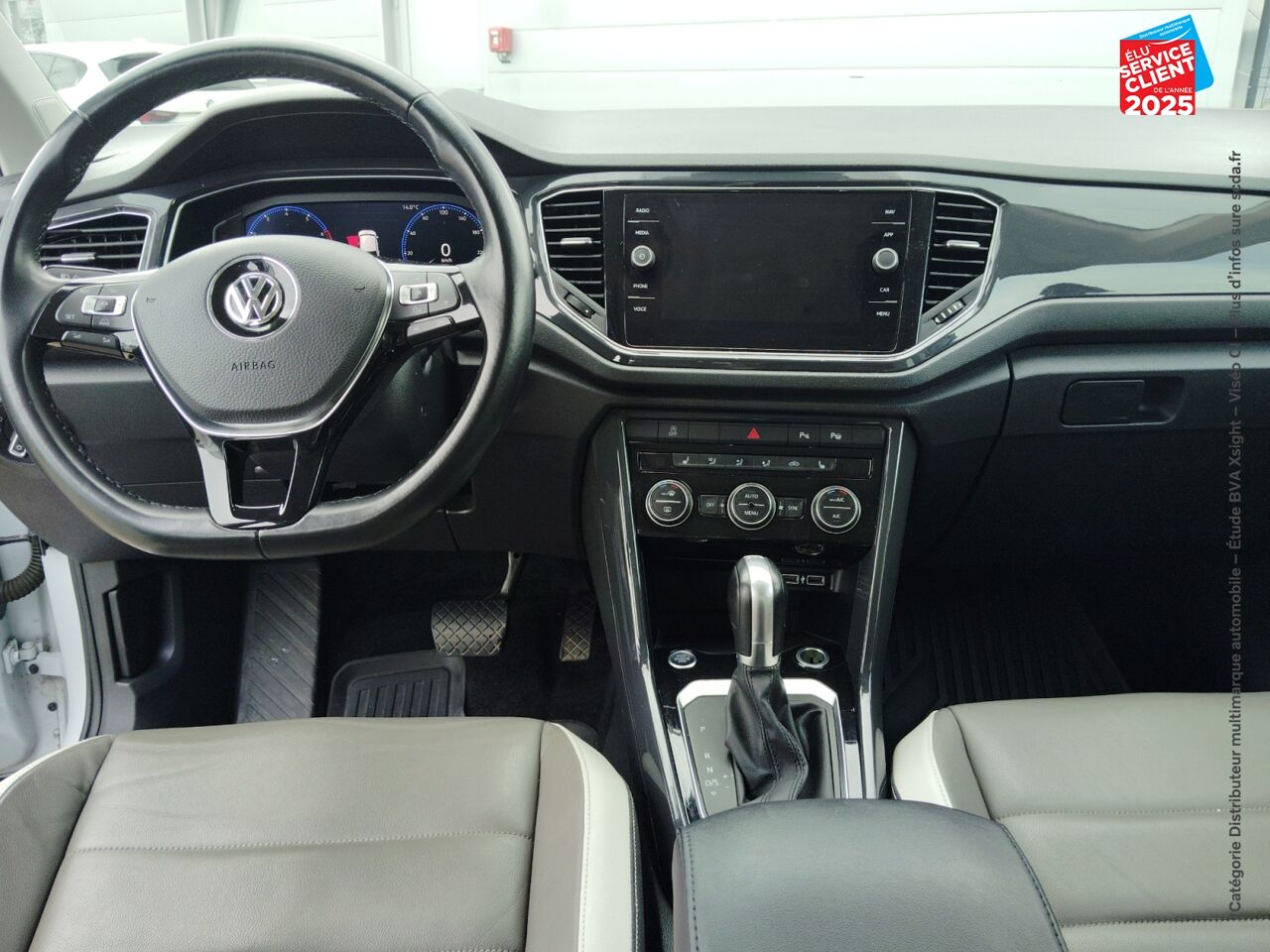 Véhicule d'occasion VOLKSWAGEN T-ROC 2.0 TSI 190CH CARAT EXCLUSIVE 4MOTION DSG7 TOUVRANT SIEGES CHAUF CAMERA chez Hyundai Mulhouse