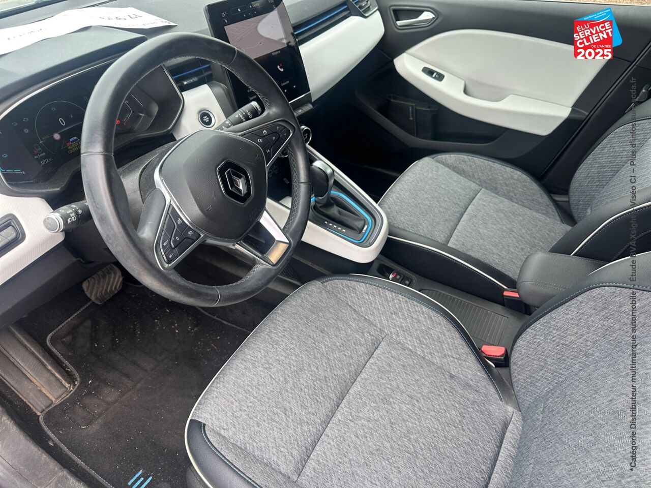 Véhicule d'occasion RENAULT CLIO 1.6 E-TECH 140CH PREMIERE EDITION chez Renault Colmar