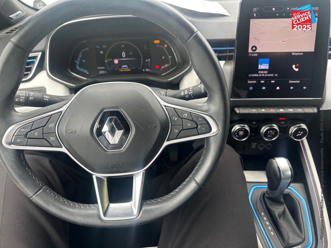 Véhicule d'occasion RENAULT CLIO 1.6 E-TECH 140CH PREMIERE EDITION chez Renault Colmar
