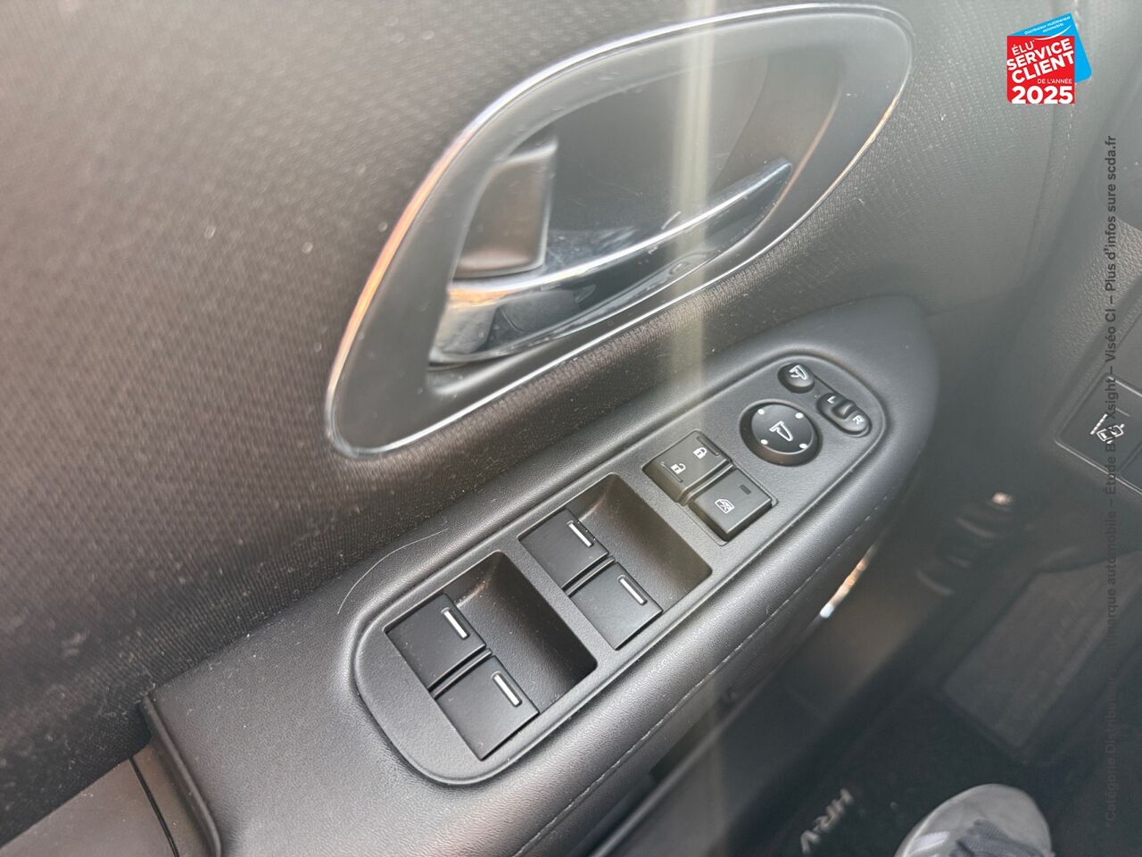 Véhicule d'occasion HONDA HR-V 1.5 I-VTEC 130CH EXCLUSIVE TOUVRANT GPS CAMERA chez Renault Colmar