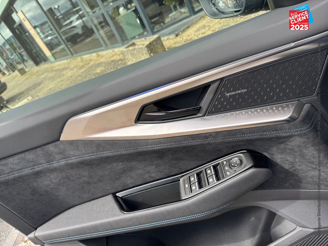 Véhicule neuf RENAULT AUSTRAL 1.2 E-TECH FULL HYBRID 200CH ICONIC ESPRIT ALPINE- 24 chez Renault Sélestat