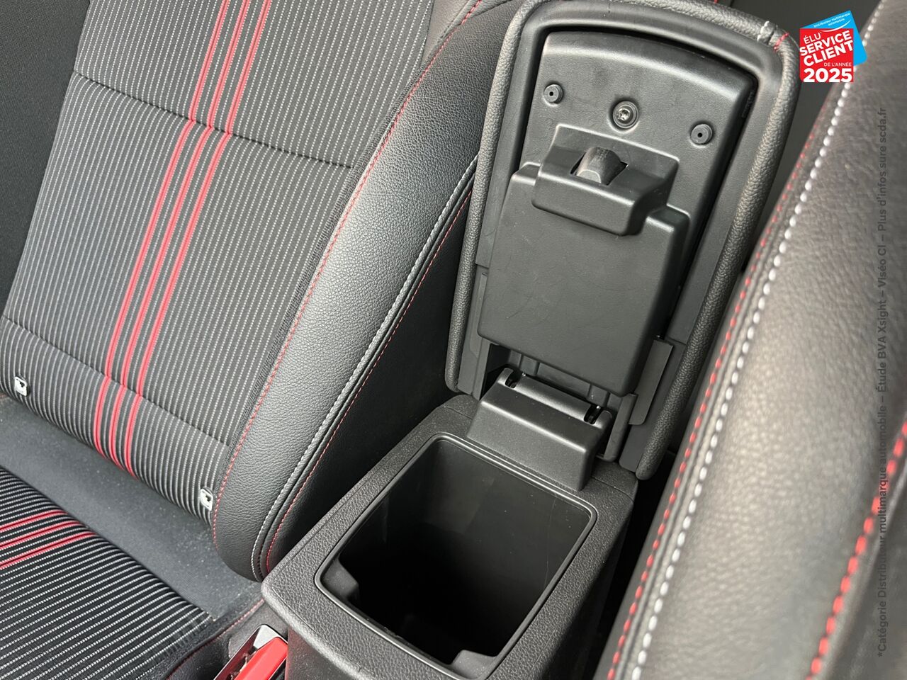 Véhicule d'occasion RENAULT CLIO 1.6 E-TECH HYBRIDE 140CH RS LINE -21N GPS CAMERA chez Renault Colmar