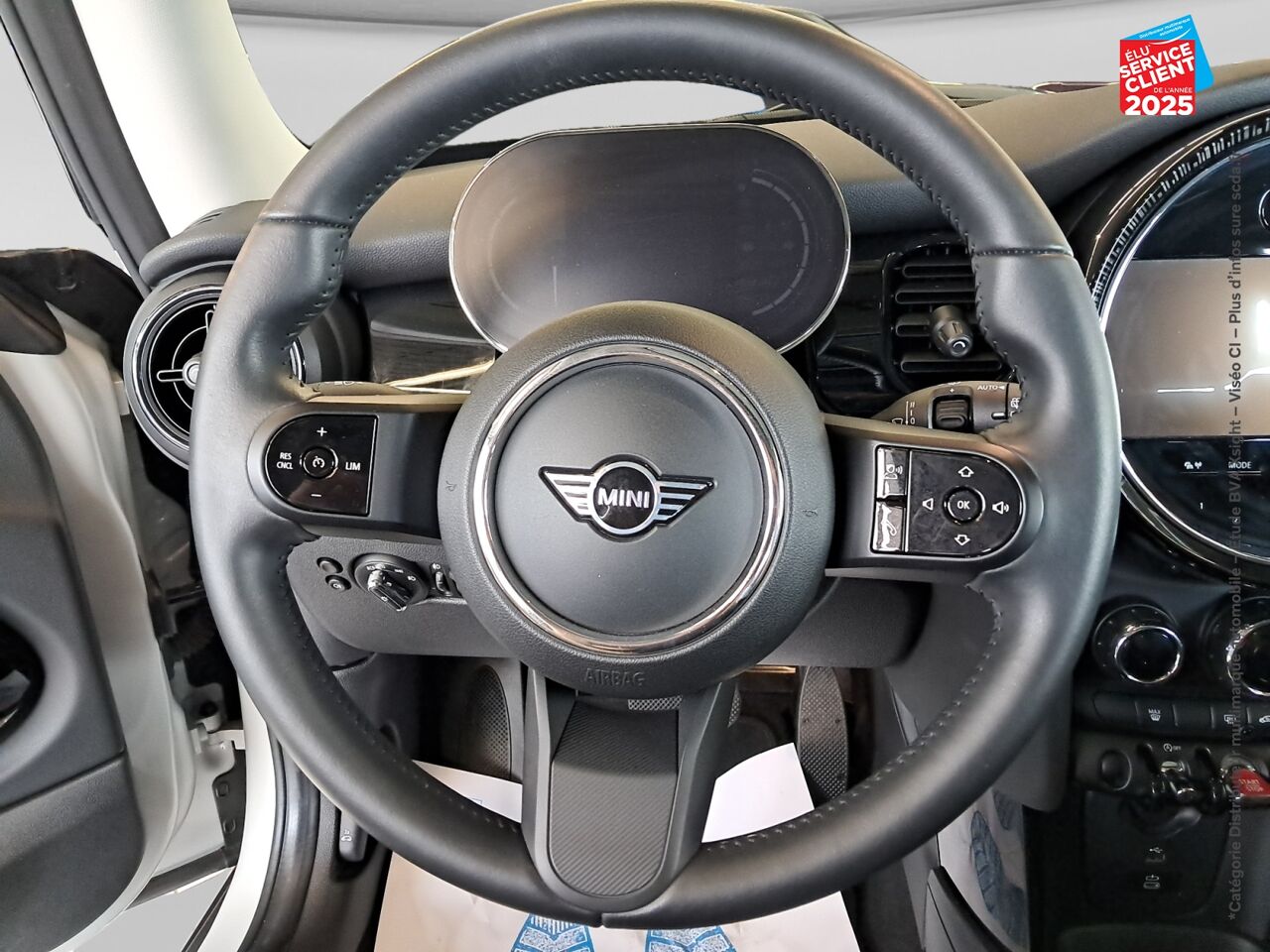 Véhicule d'occasion MINI MINI COOPER 136CH EDITION CAMDEN BVA7 chez Opel Verdun