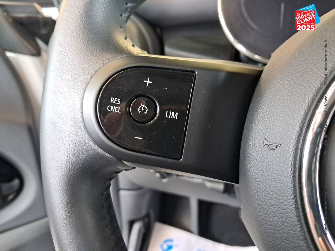Véhicule d'occasion MINI MINI COOPER 136CH EDITION CAMDEN BVA7 chez Opel Verdun
