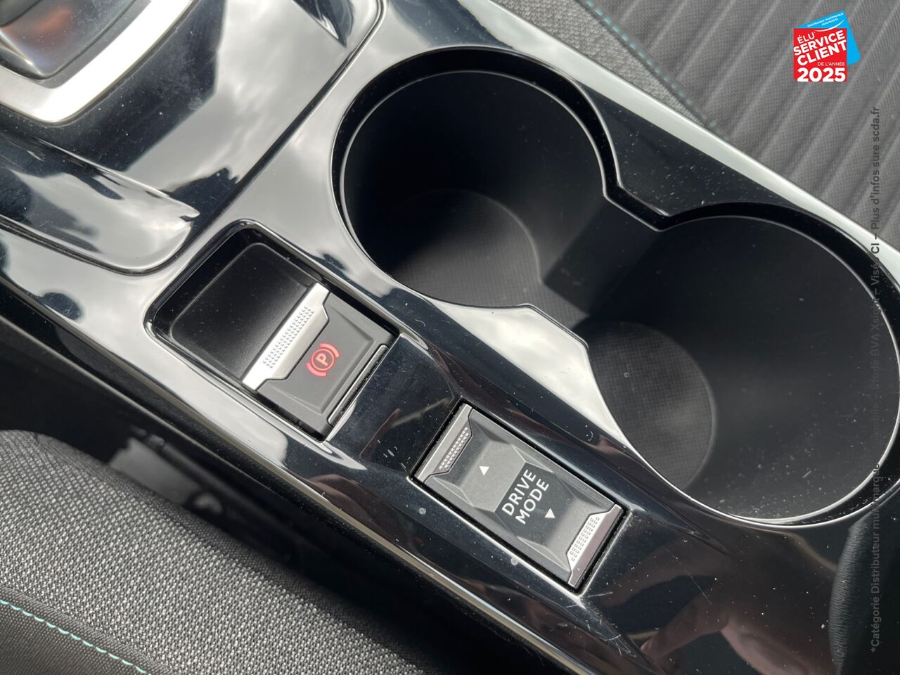 Véhicule d'occasion PEUGEOT 208 1.2 PURETECH 100CH S/S STYLE EAT8 GPS RADAR AR CARPLAY chez Toyota Sarreguemines