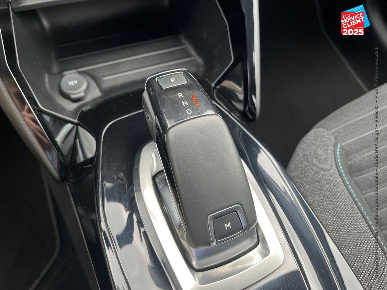 Véhicule d'occasion PEUGEOT 208 1.2 PURETECH 100CH S/S STYLE EAT8 GPS RADAR AR CARPLAY chez Toyota Sarreguemines