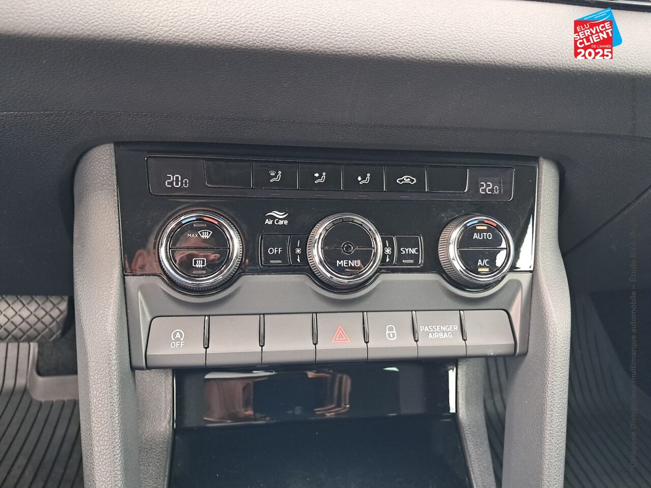 Véhicule d'occasion SKODA KAROQ 1.5 TSI ACT 150CH BUSINESS DSG chez Renault Colmar