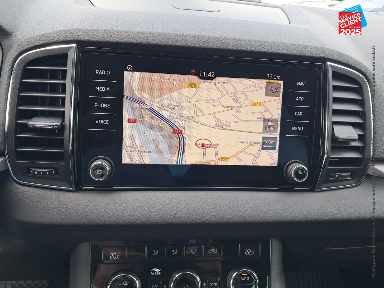 Véhicule d'occasion SKODA KAROQ 1.5 TSI ACT 150CH BUSINESS DSG chez Renault Colmar