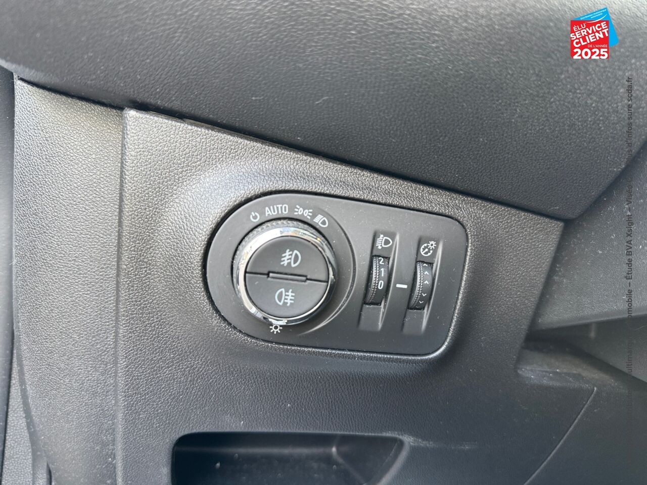 Véhicule d'occasion OPEL CORSA 1.4 90CH BLACK EDITION START/STOP 5P chez Nissan Belfort