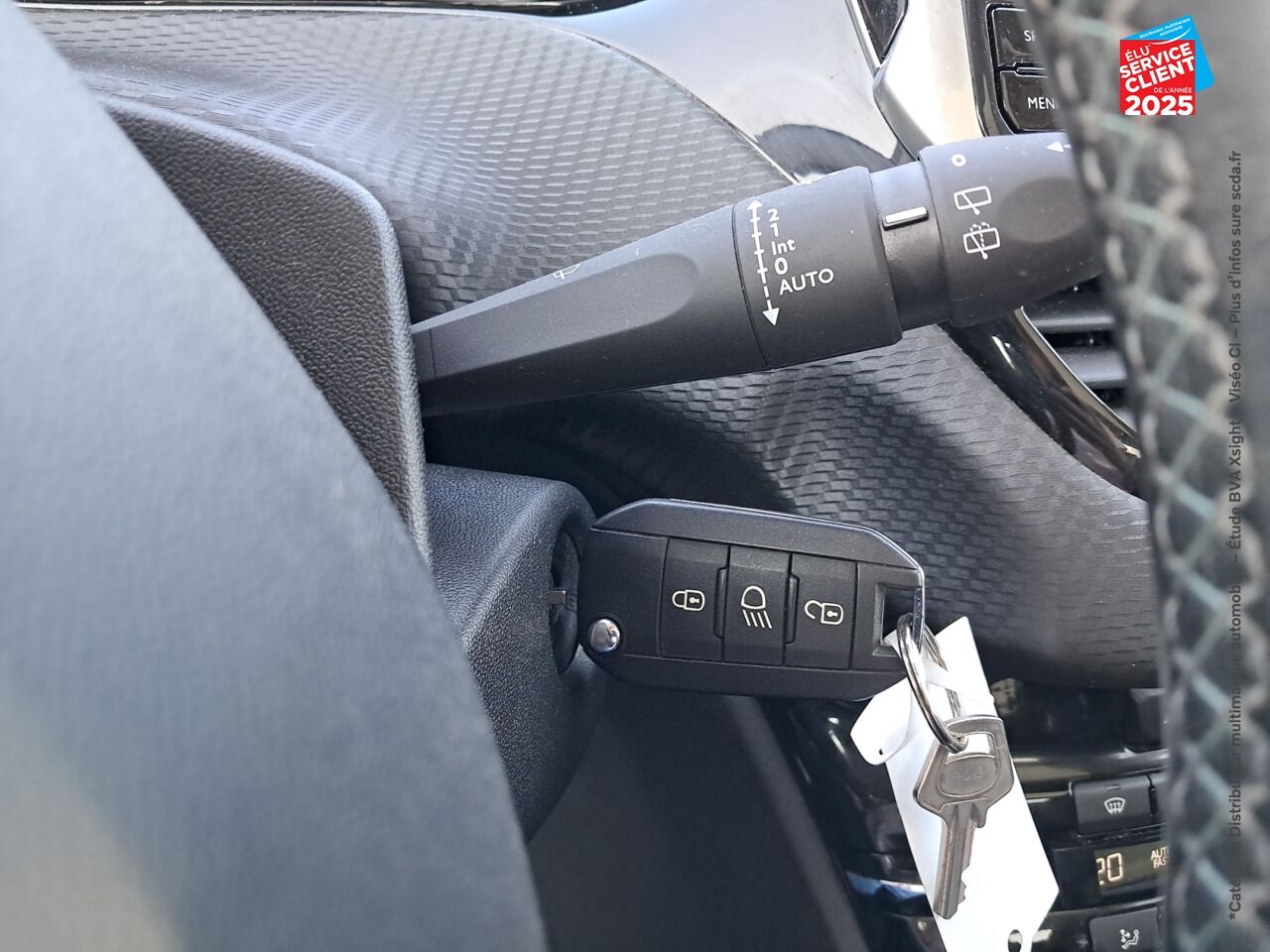 Véhicule d'occasion PEUGEOT 2008 1.2 PURETECH 110CH E6.C CROSSWAY SS EAT6 chez Opel Bar le Duc