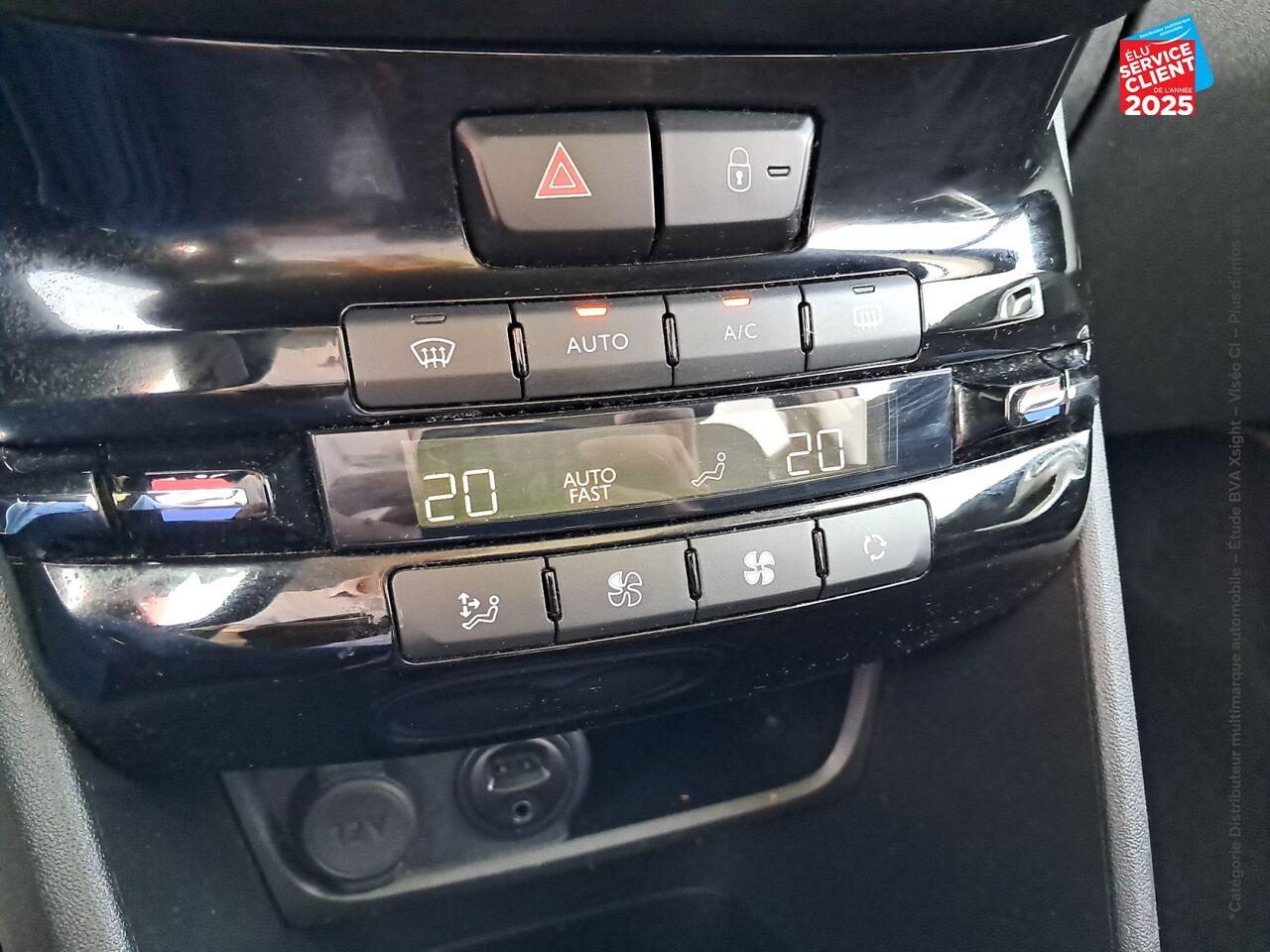 Véhicule d'occasion PEUGEOT 2008 1.2 PURETECH 110CH E6.C CROSSWAY SS EAT6 chez Opel Bar le Duc