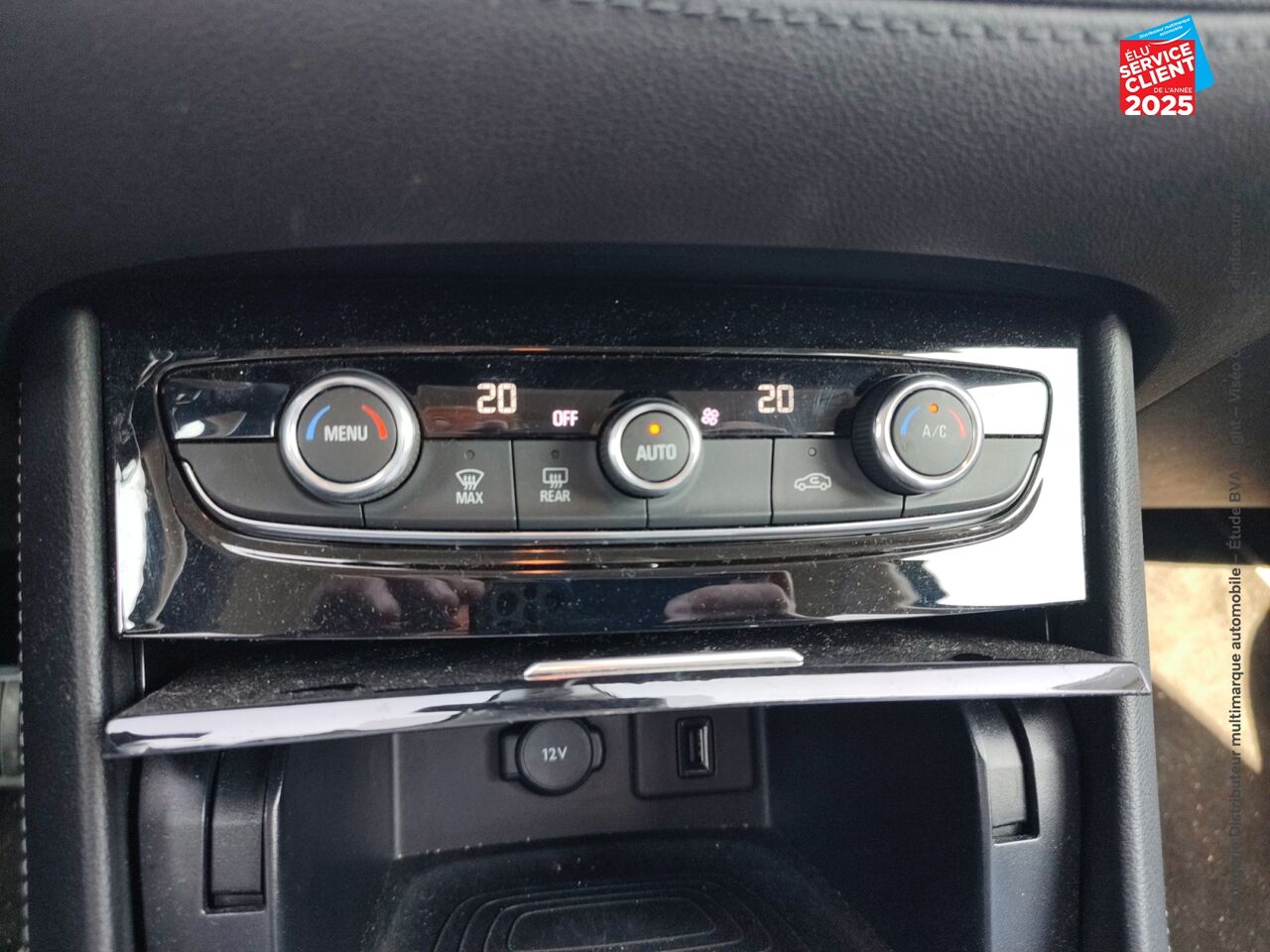 Véhicule d'occasion OPEL GRANDLAND X 1.2 TURBO 130CH DESIGN LINE GPS CAMERA chez Toyota Saint Dizier