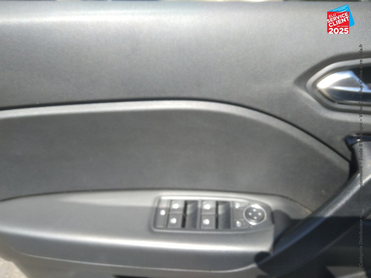 Véhicule d'occasion RENAULT CAPTUR 1.0 TCE 100CH BUSINESS GPL -21 GPS CAMERA chez Toyota Thionville