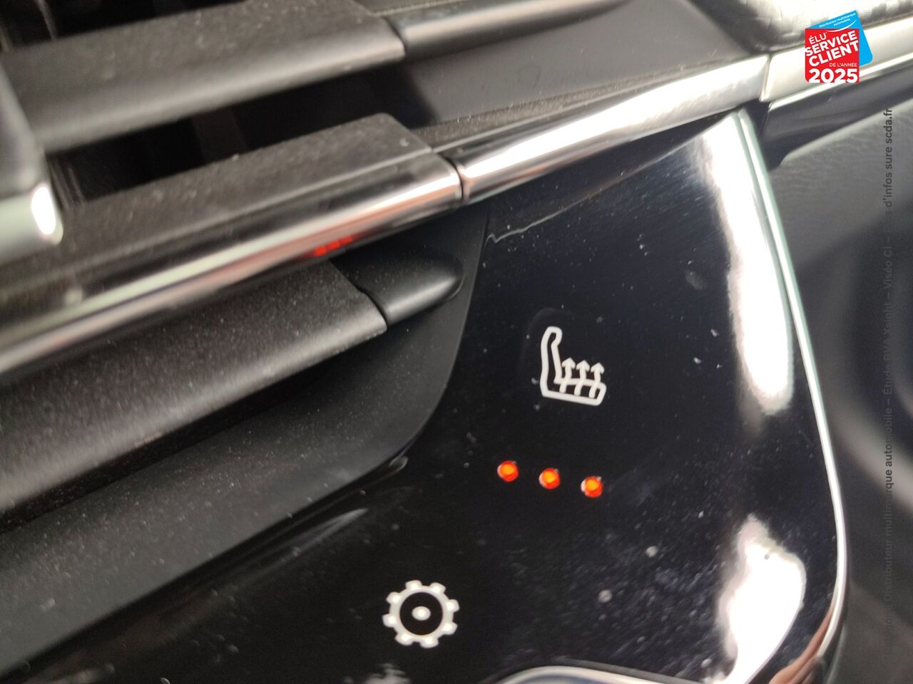 Véhicule d'occasion PEUGEOT 208 1.2 PURETECH 130CH S/S GT LINE EAT8 7CV SIEGES CHAUF/CUIR GPS CAMERA CARPLAY chez Toyota Thionville
