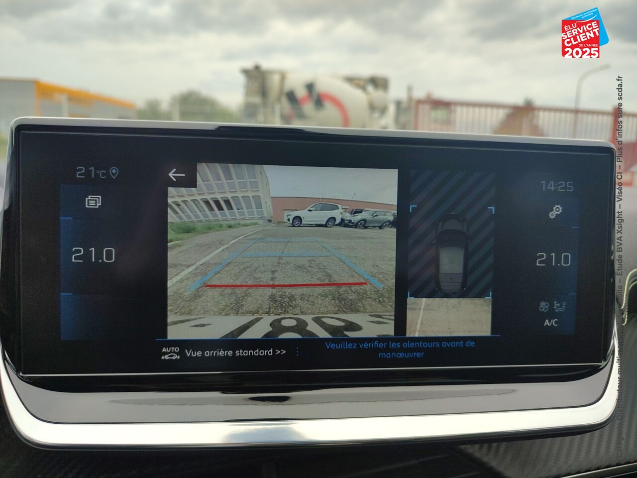 Véhicule d'occasion PEUGEOT 208 1.2 PURETECH 130CH S/S GT LINE EAT8 7CV SIEGES CHAUF/CUIR GPS CAMERA CARPLAY chez Toyota Thionville