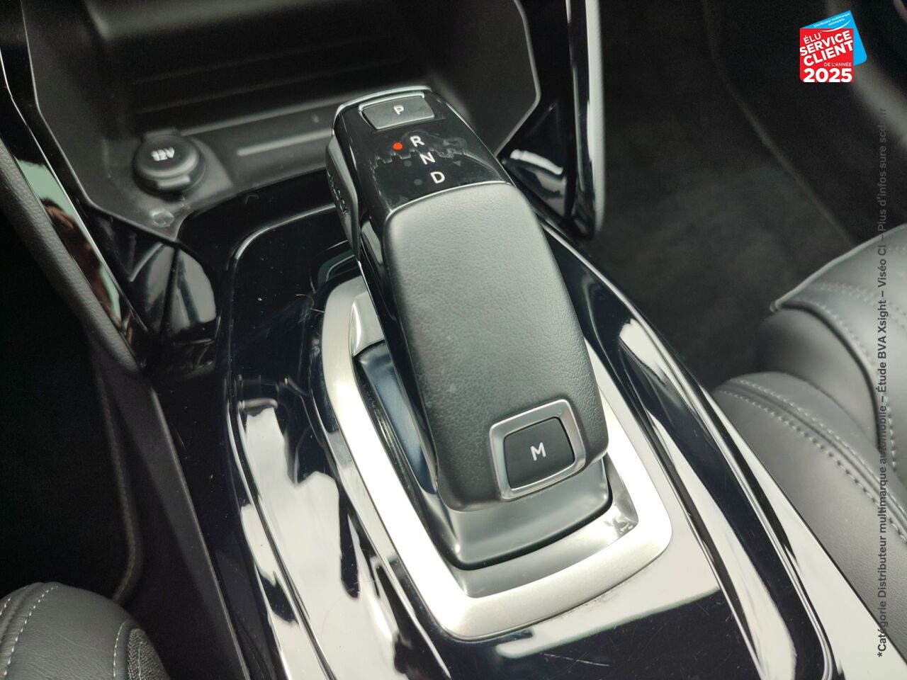Véhicule d'occasion PEUGEOT 208 1.2 PURETECH 130CH S/S GT LINE EAT8 7CV SIEGES CHAUF/CUIR GPS CAMERA CARPLAY chez Toyota Thionville