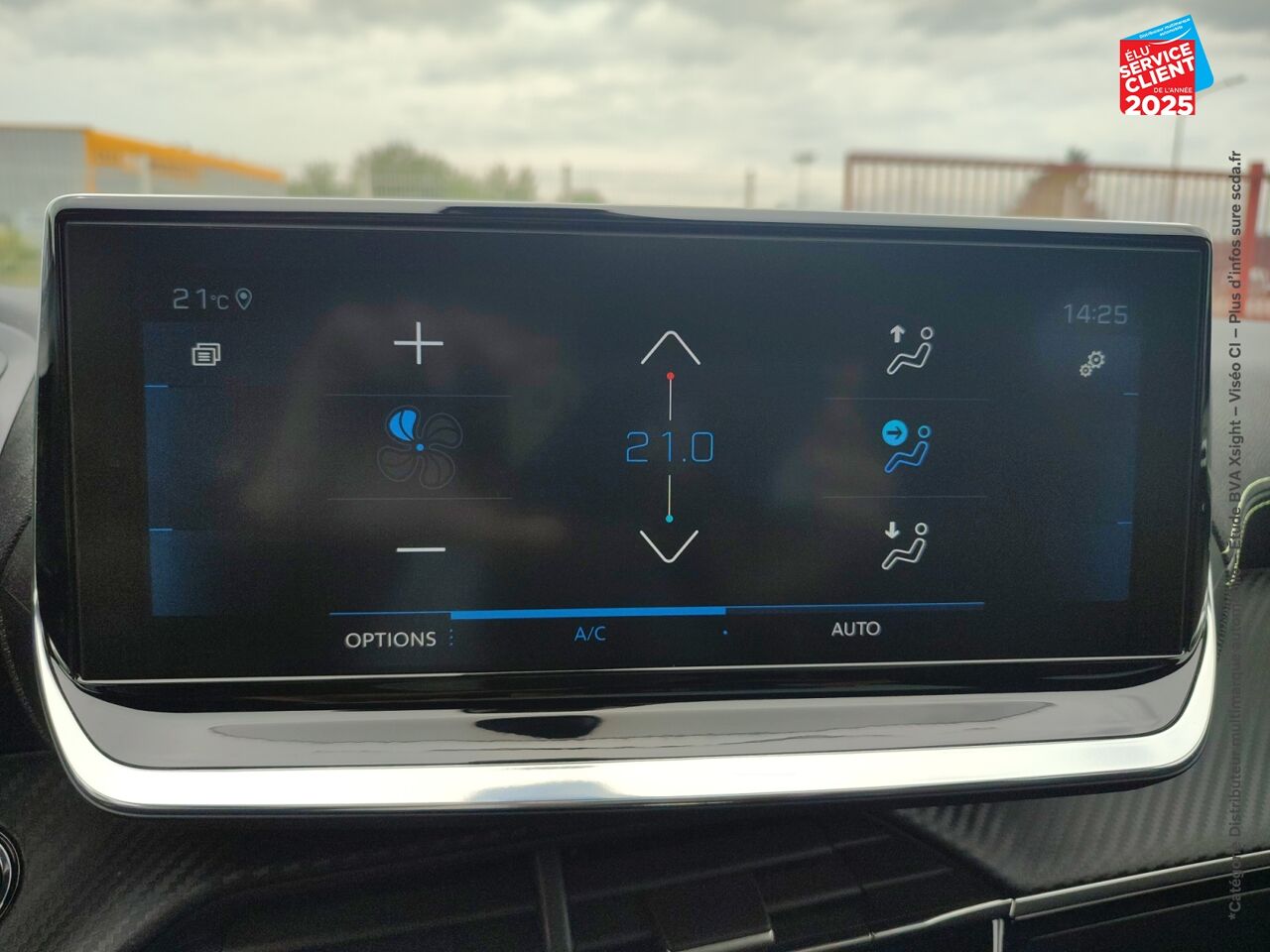 Véhicule d'occasion PEUGEOT 208 1.2 PURETECH 130CH S/S GT LINE EAT8 7CV SIEGES CHAUF/CUIR GPS CAMERA CARPLAY chez Toyota Thionville