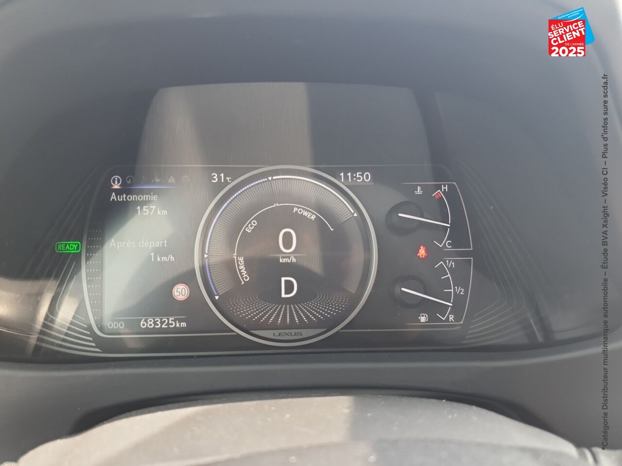 Véhicule d'occasion LEXUS UX 250H 2WD LUXE MY20 SIEGE CHAUF CAMERA GPS chez Volvo Epernay