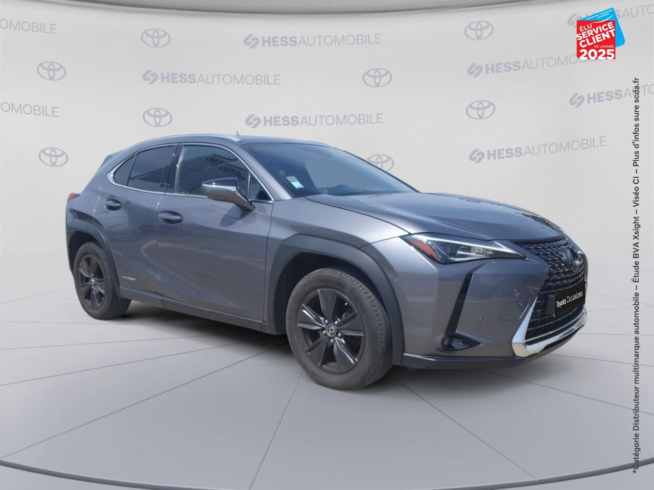 Véhicule d'occasion LEXUS UX 250H 2WD LUXE MY20 SIEGE CHAUF CAMERA GPS chez Volvo Epernay