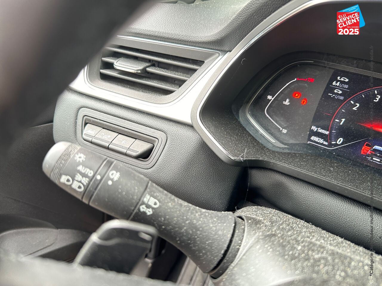 Véhicule d'occasion RENAULT CAPTUR 1.3 TCE MILD HYBRID 160CH TECHNO EDC CAMERA chez Opel Verdun
