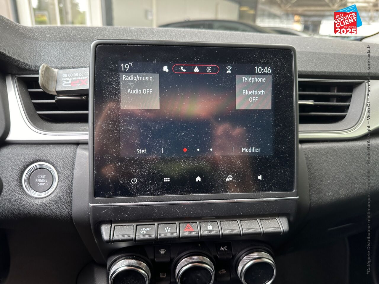 Véhicule d'occasion RENAULT CAPTUR 1.3 TCE MILD HYBRID 160CH TECHNO EDC CAMERA chez Opel Verdun