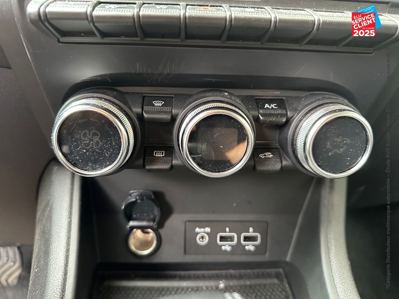 Véhicule d'occasion RENAULT CAPTUR 1.3 TCE MILD HYBRID 160CH TECHNO EDC CAMERA chez Opel Verdun