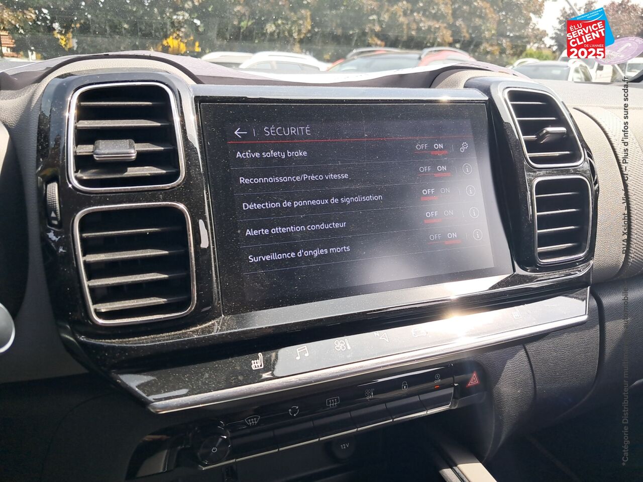 Véhicule d'occasion CITROEN C5 AIRCROSS PURETECH 180CH S/S SHINE EAT8 E6.D-TEMP SIEGE CHAUF CAMERA GPS chez Renault Saint-Louis