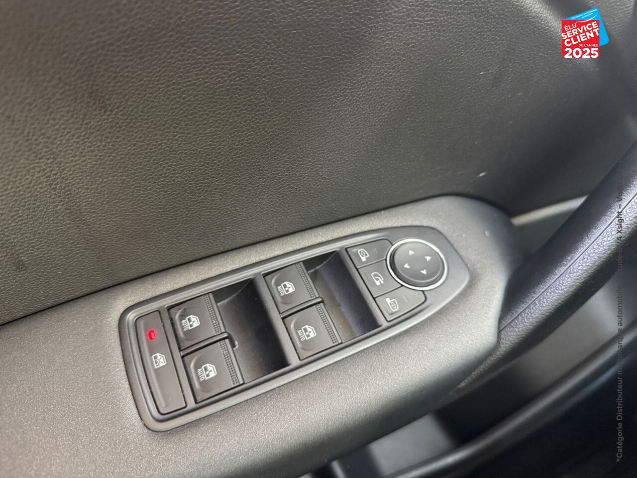 Véhicule d'occasion RENAULT CAPTUR 1.0 ECO-G 100CH EVOLUTION CAMERA chez Toyota Thionville