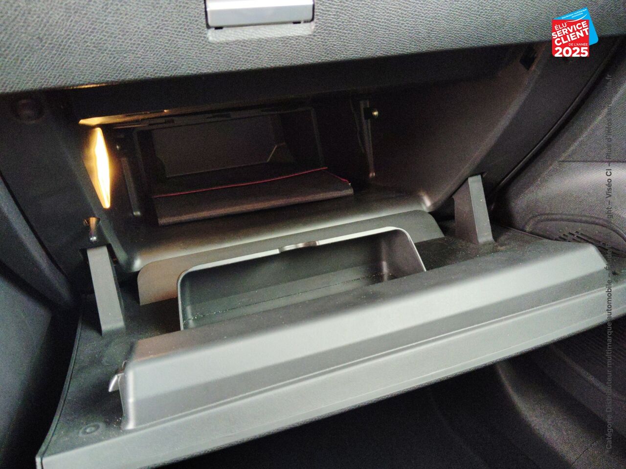 Véhicule d'occasion CITROEN C4 PURETECH 130CH SS SHINE EAT8 chez Dacia Belfort