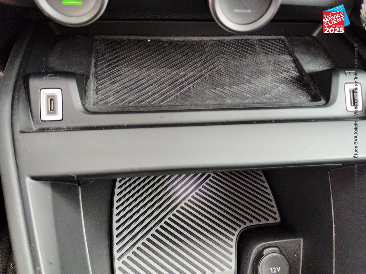 Véhicule d'occasion CITROEN C4 PURETECH 130CH SS SHINE EAT8 chez Dacia Belfort