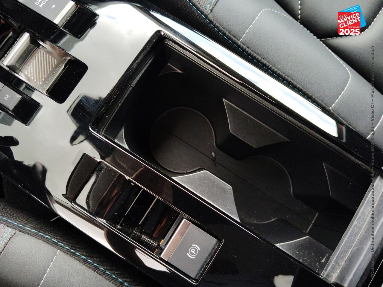 Véhicule d'occasion CITROEN C4 PURETECH 130CH SS SHINE EAT8 chez Dacia Belfort