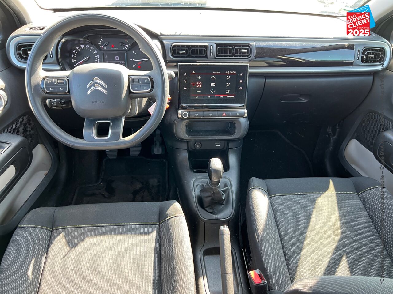 Véhicule d'occasion CITROEN C3 PURETECH 82CH GRAPHIC SS E6.D-TEMP chez Hyundai Epernay