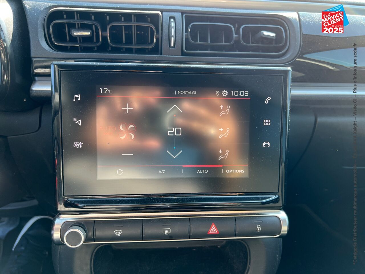 Véhicule d'occasion CITROEN C3 PURETECH 82CH GRAPHIC SS E6.D-TEMP chez Hyundai Epernay