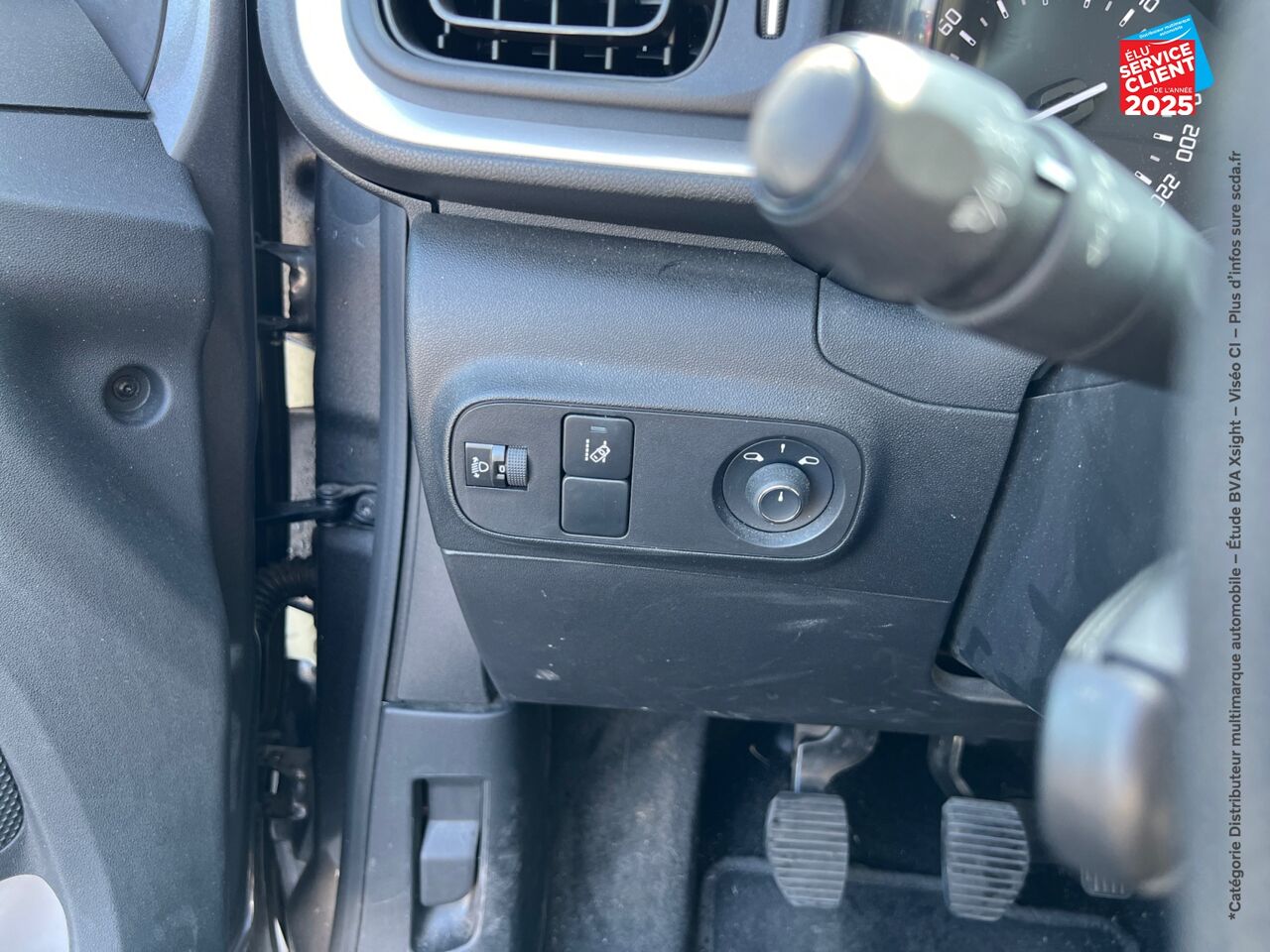 Véhicule d'occasion CITROEN C3 PURETECH 82CH GRAPHIC SS E6.D-TEMP chez Hyundai Epernay