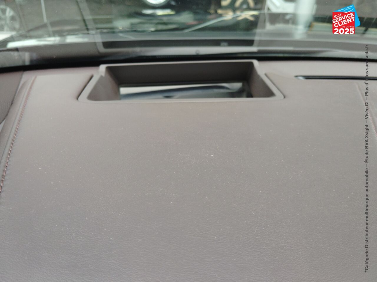 Véhicule d'occasion LEXUS ES 300H EXECUTIVE MY20 TOUVRANT SIEGCHAUF/VENTIL/CUIR VOLANT CHAUF CAMERA CARPLAY HUD chez HESS Automobile