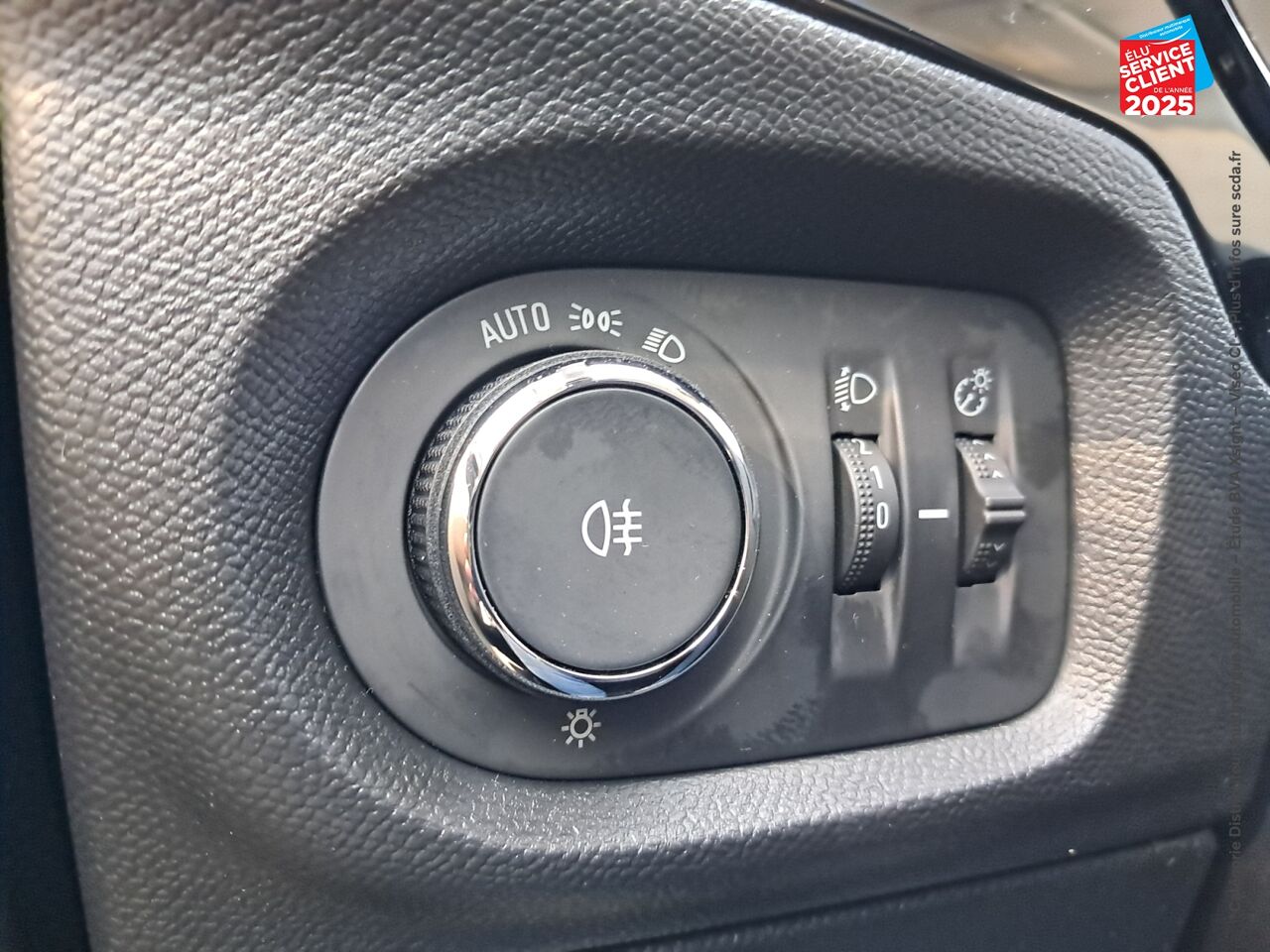 Véhicule d'occasion OPEL CORSA 1.2 75CH ELEGANCE BUSINESS chez Toyota Saint Dizier
