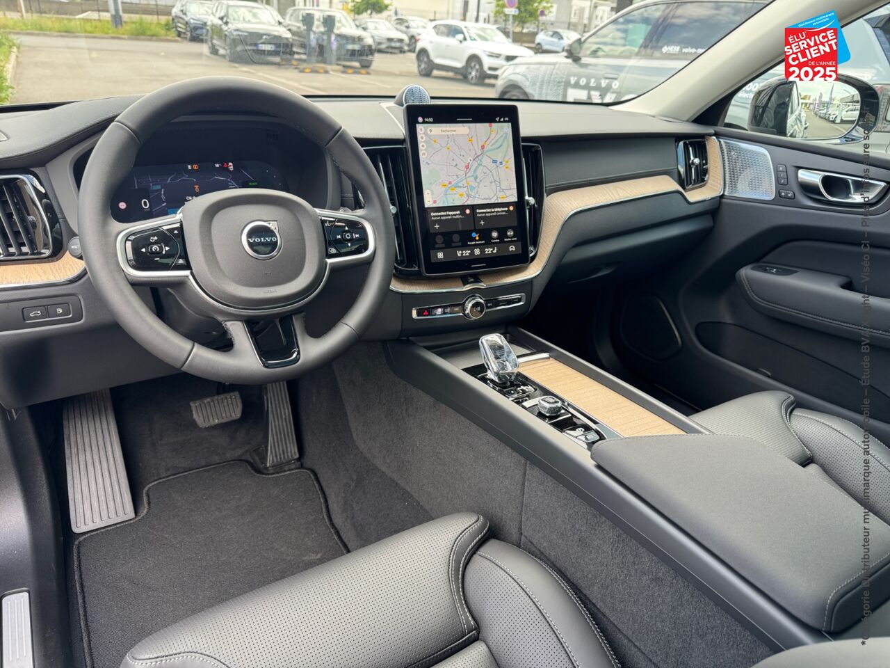 Véhicule neuf VOLVO XC60 XC60 XC60 ULTRA T6 AWD HYBRIDE RECHARGEABLE HYBRIDE RECHARGEABLE ESSENCE DARK chez Volvo Metz