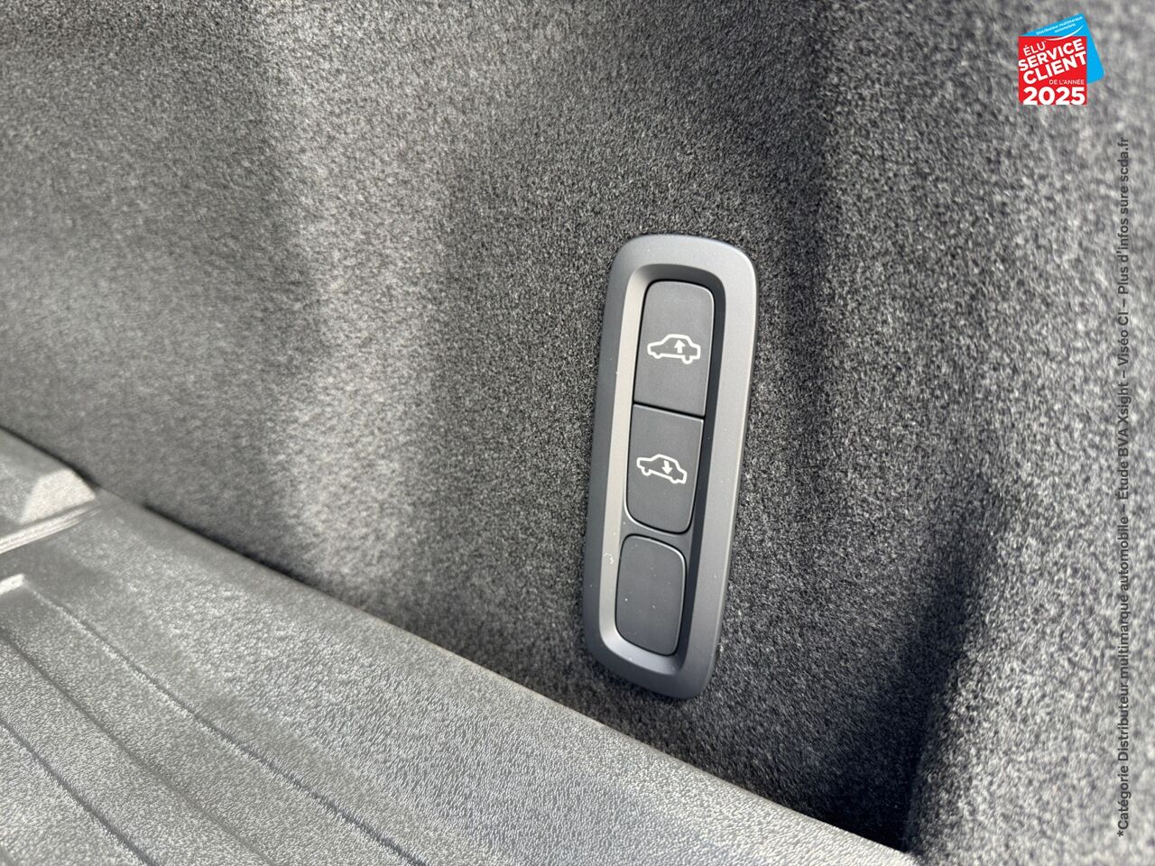 Véhicule neuf VOLVO XC60 XC60 XC60 ULTRA T6 AWD HYBRIDE RECHARGEABLE HYBRIDE RECHARGEABLE ESSENCE DARK chez Volvo Metz