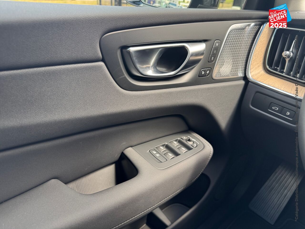 Véhicule neuf VOLVO XC60 XC60 XC60 ULTRA T6 AWD HYBRIDE RECHARGEABLE HYBRIDE RECHARGEABLE ESSENCE DARK chez Volvo Metz