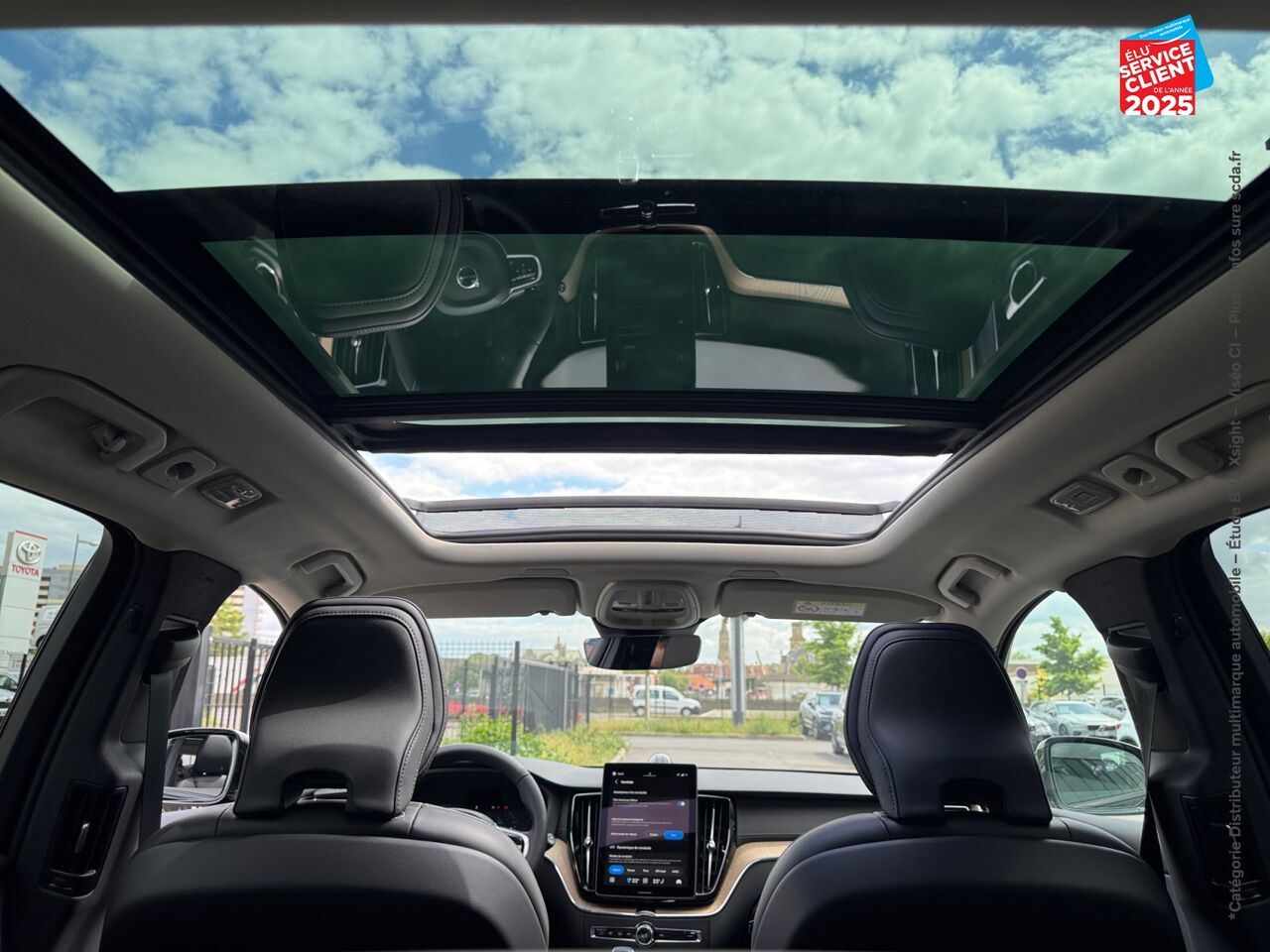 Véhicule neuf VOLVO XC60 XC60 XC60 ULTRA T6 AWD HYBRIDE RECHARGEABLE HYBRIDE RECHARGEABLE ESSENCE DARK chez Volvo Metz