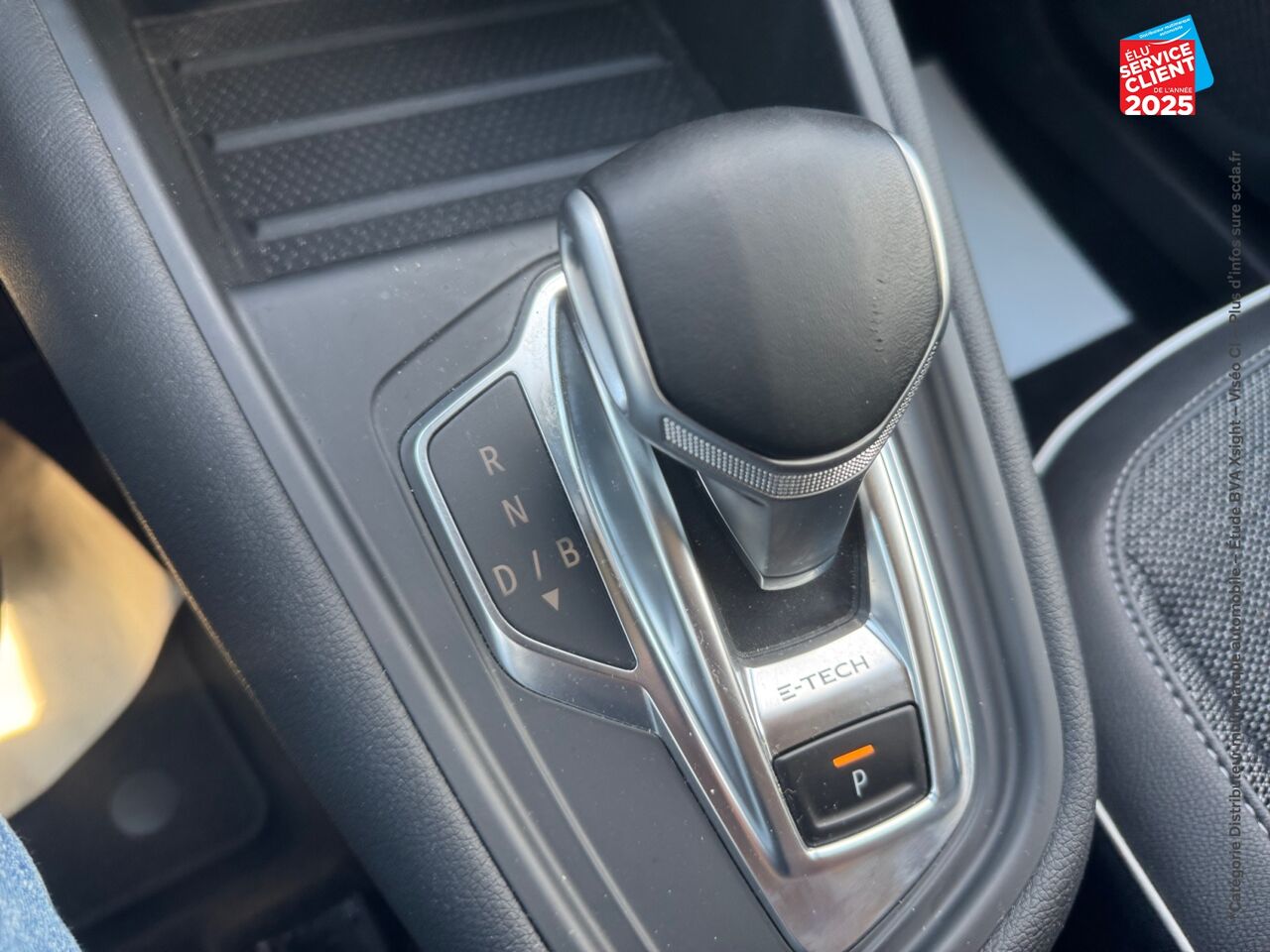 Véhicule d'occasion RENAULT CAPTUR 1.6 E-TECH PLUG-IN 160CH INTENS chez Nissan Strasbourg