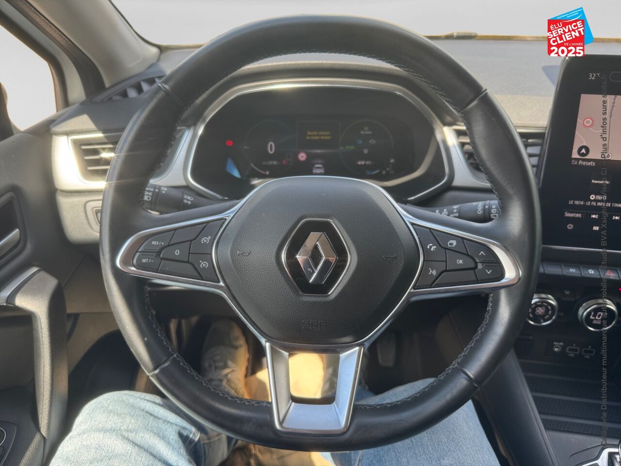 Véhicule d'occasion RENAULT CAPTUR 1.6 E-TECH PLUG-IN 160CH INTENS chez Nissan Strasbourg