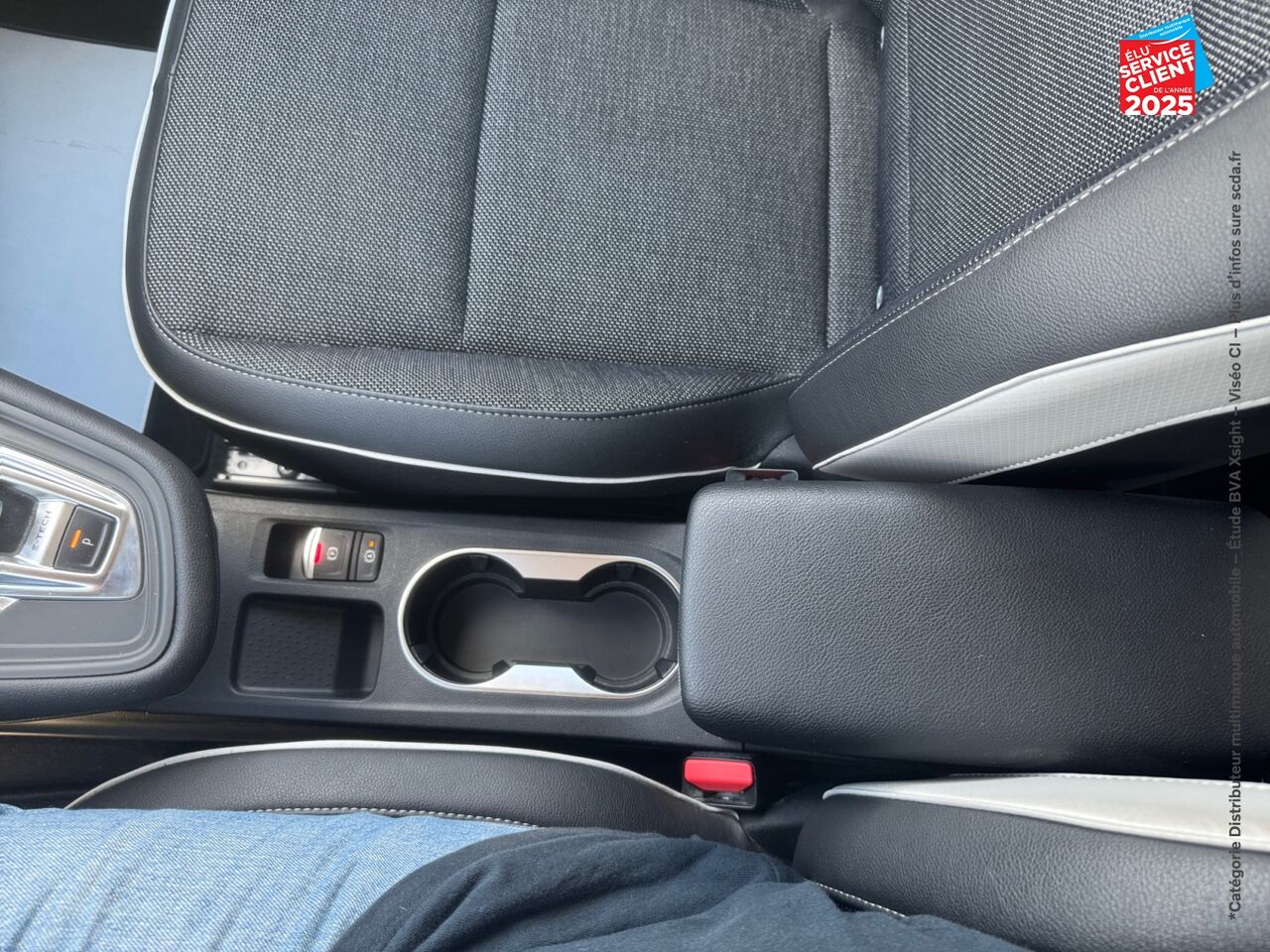 Véhicule d'occasion RENAULT CAPTUR 1.6 E-TECH PLUG-IN 160CH INTENS chez Nissan Strasbourg