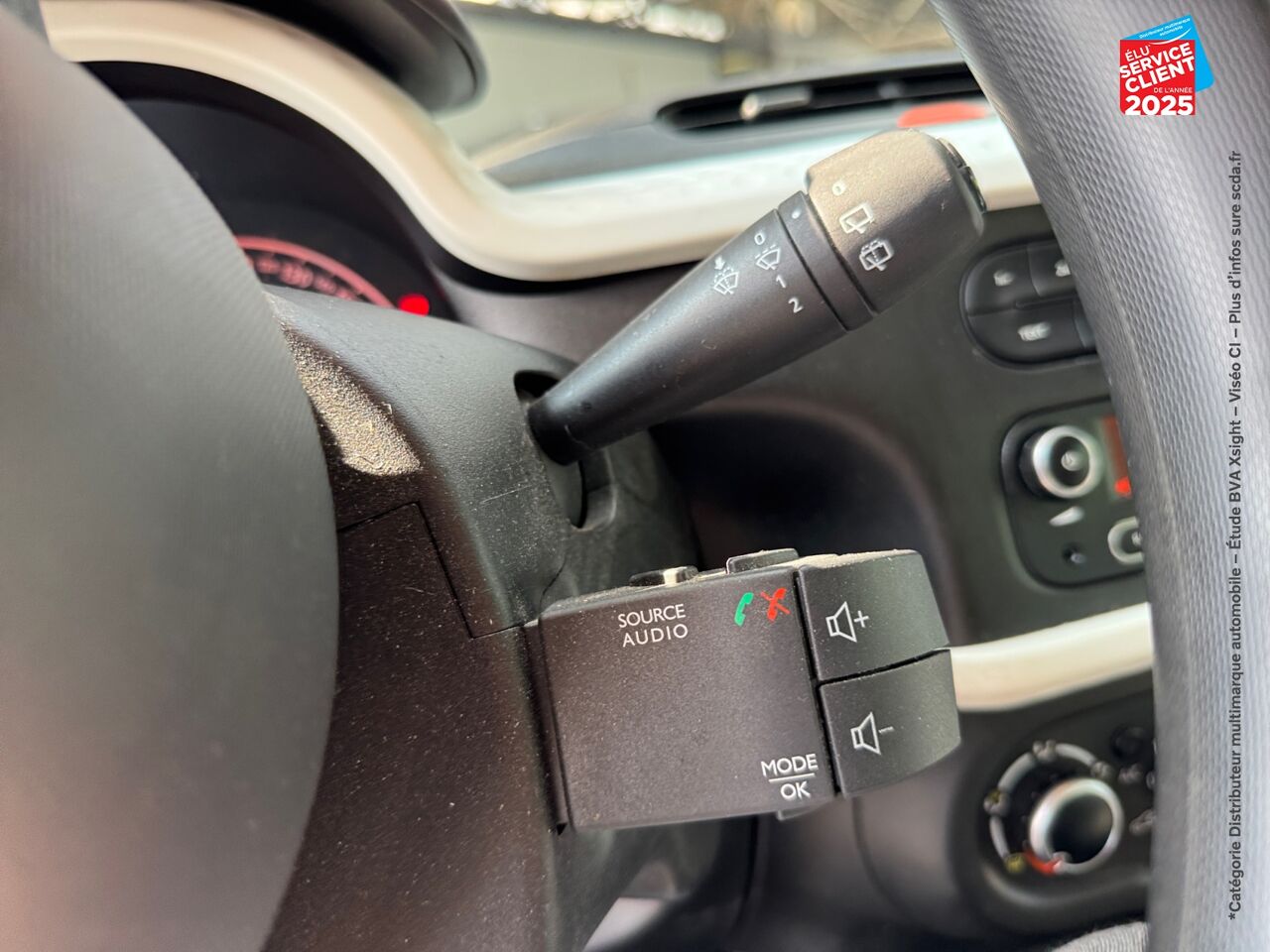 Véhicule d'occasion RENAULT TWINGO 1.0 SCE 75CH ZEN - 20 chez Renault Colmar
