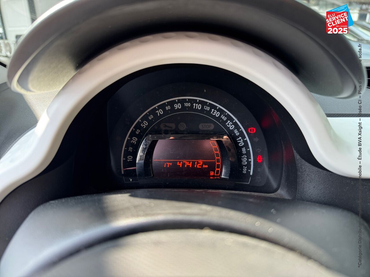 Véhicule d'occasion RENAULT TWINGO 1.0 SCE 75CH ZEN - 20 chez Renault Colmar