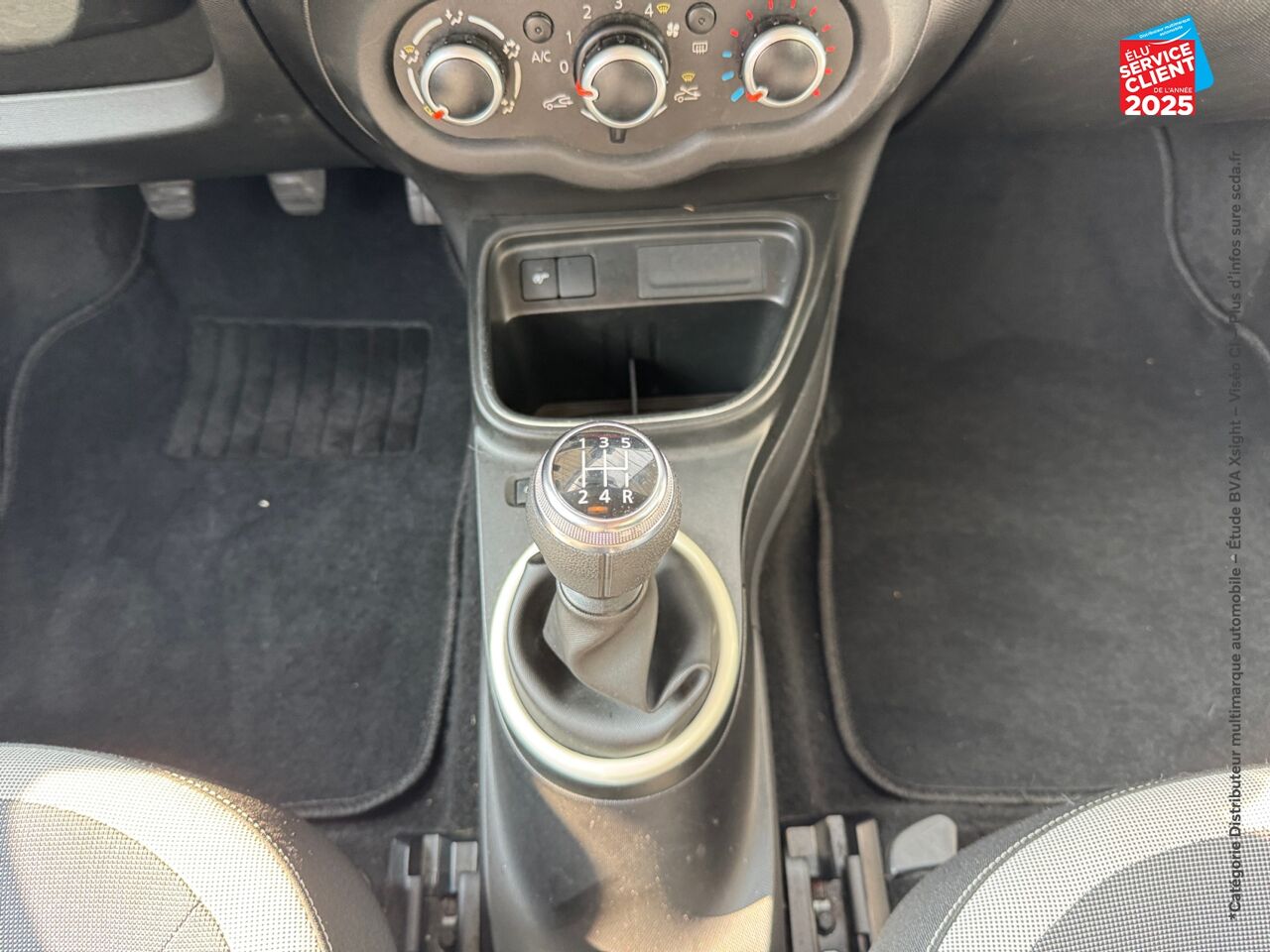 Véhicule d'occasion RENAULT TWINGO 1.0 SCE 75CH ZEN - 20 chez Renault Colmar