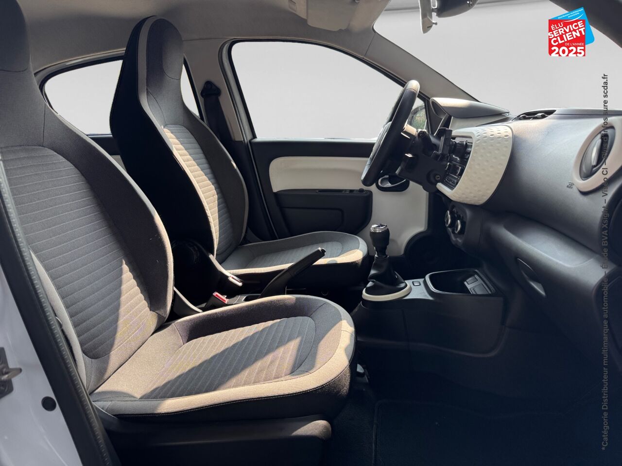 Véhicule d'occasion RENAULT TWINGO 1.0 SCE 75CH ZEN - 20 chez Renault Colmar