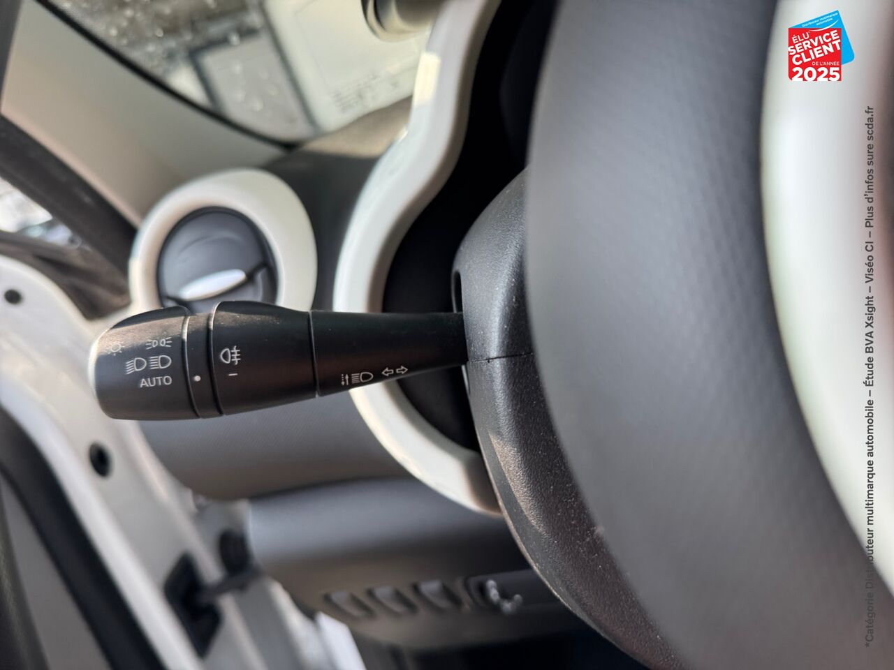 Véhicule d'occasion RENAULT TWINGO 1.0 SCE 75CH ZEN - 20 chez Renault Colmar